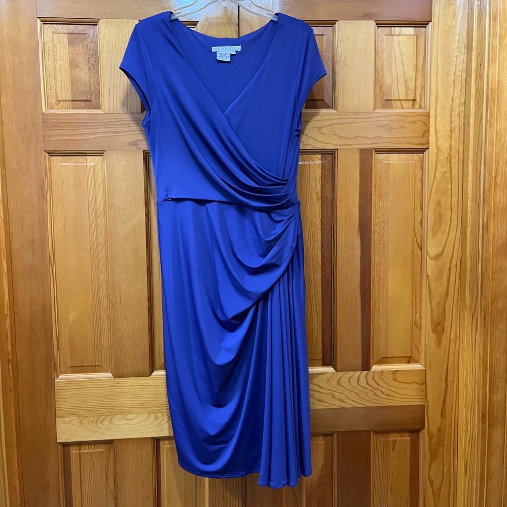 Beautiful Maggy London wrap style dress with cap sleeves